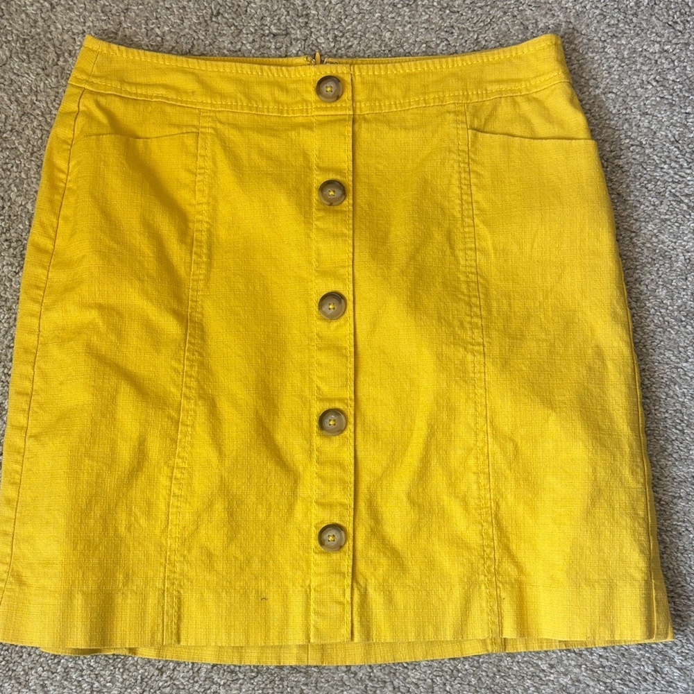 LOFT  Yellow Button-Front Mini Skirt - 4 petite